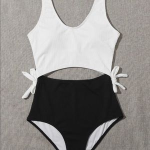 Black & white Monokini